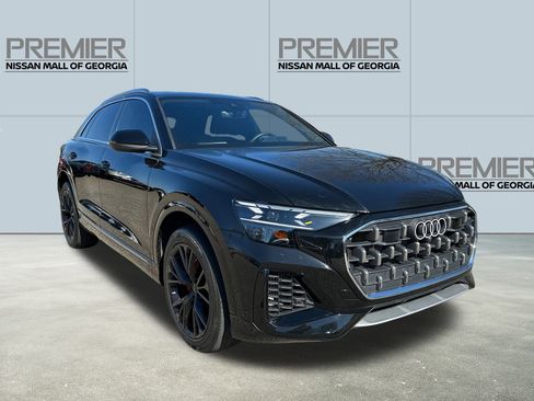 Used 2024 Audi Q8 Prestige AWD/4WD image 3
