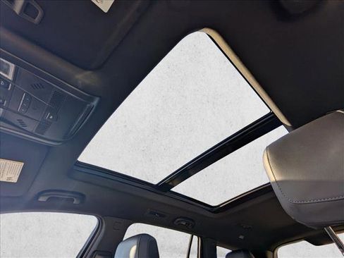 Used 2024 Cadillac XT6 Premium Luxury w/ Technology Package image 24