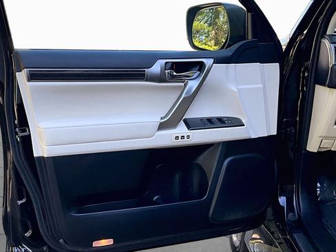 Used 2023 Lexus GX 460 Premium w/ Premium Package AWD/4WD image 21