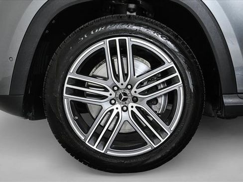 Certified 2025 Mercedes-Benz GLS 450 4MATIC image 27