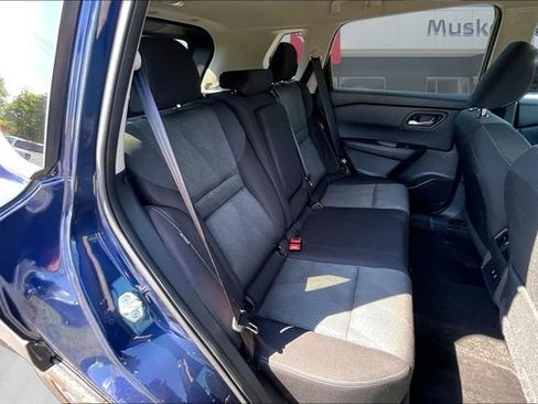 Used 2024 Nissan Rogue SV FWD image 24