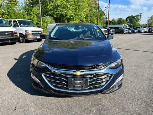 Used 2019 Chevrolet Malibu LT FWD image 3