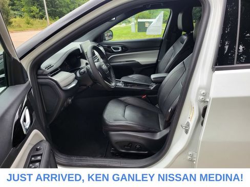 Used 2023 Jeep Compass Limited AWD/4WD image 13