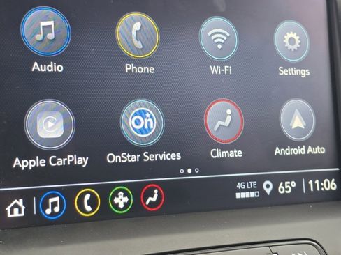 Used 2023 GMC Acadia SLE w/ Driver Convenience Package image 3