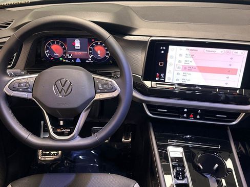 New 2025 Volkswagen Atlas Peak Edition SE image 13