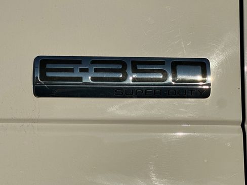 Used 2019 Ford E-350 and Econoline 350 Super Duty w/ Power Windows & Locks Group image 27