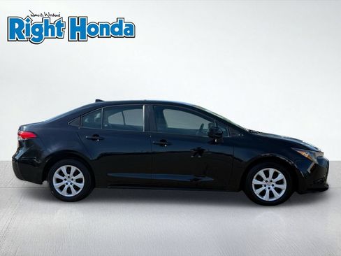 Used 2024 Toyota Corolla LE FWD image 9