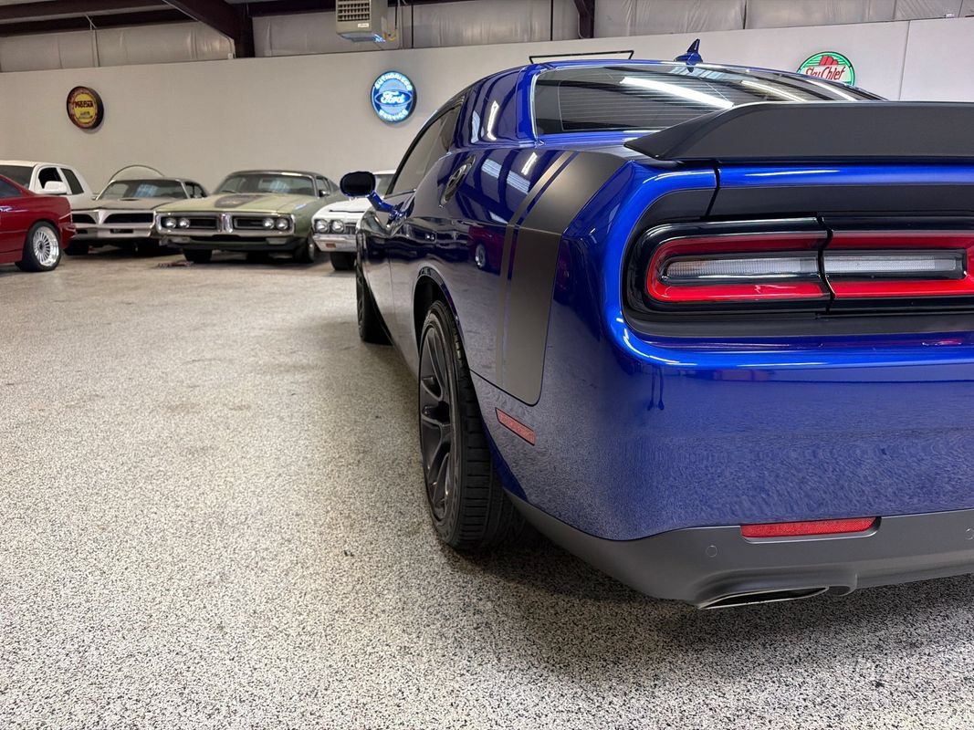 Used 2022 Dodge Challenger R/T Scat Pack w/ Scat Pack Stripe RWD image 15