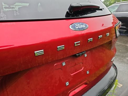 Used 2022 Ford Escape SE w/ Convenience Package AWD/4WD image 4