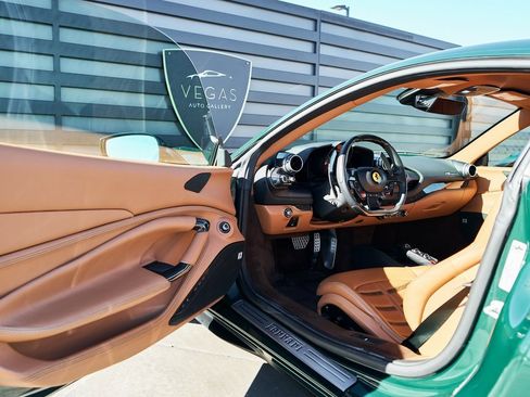 Used 2022 Ferrari F8 Tributo image 29