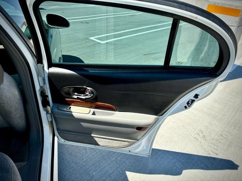 Used 2005 Buick Le Sabre Custom FWD image 24