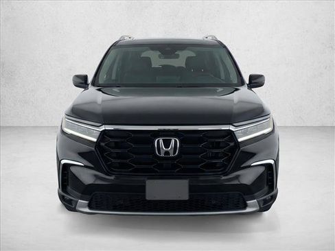 Used 2024 Honda Pilot Touring image 2
