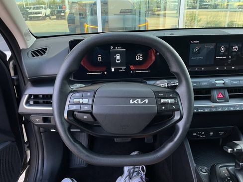 Used 2025 Kia K4 FWD image 25