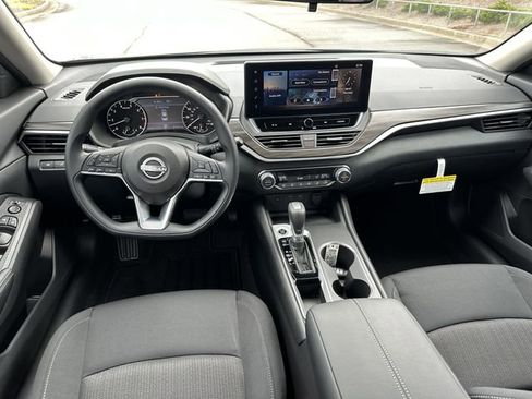 New 2025 Nissan Altima 2.5 SV w/ SV Special Edition Package image 17