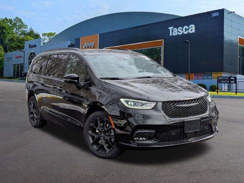 New 2026 Chrysler Pacifica Limited w/ S Appearance Package image 1