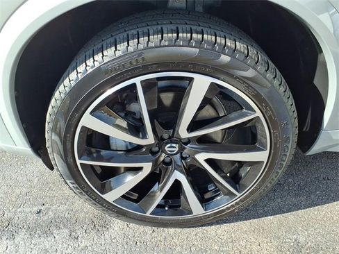 Used 2024 Volvo XC90 B6 Plus image 29