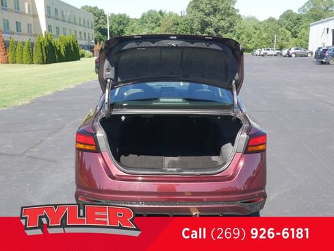 Used 2024 Nissan Altima 2.5 SV FWD image 15