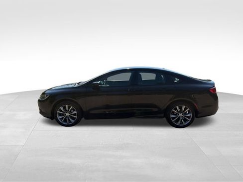 Used 2015 Chrysler 200 S FWD image 6