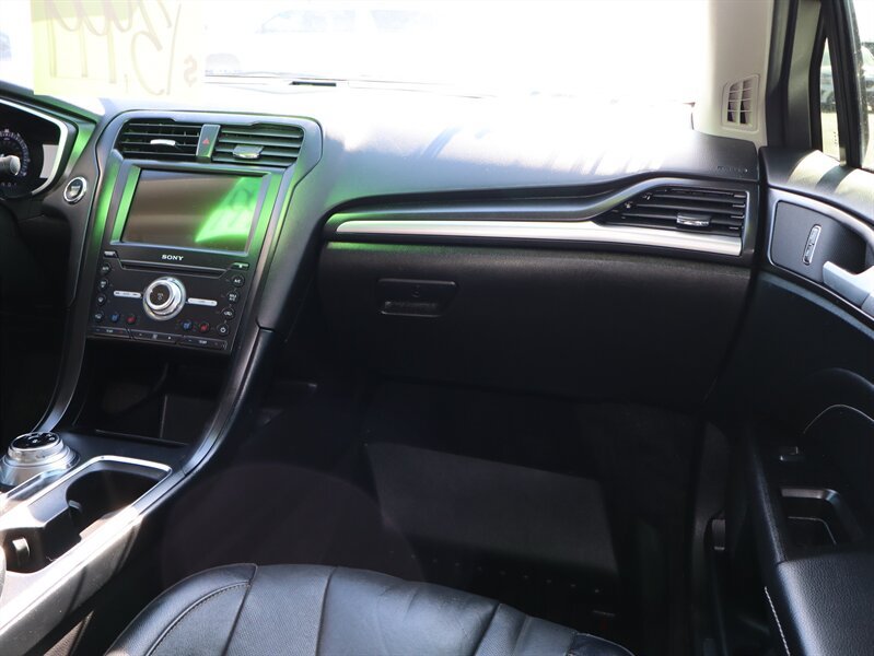 Used 2019 Ford Fusion Titanium AWD/4WD image 15