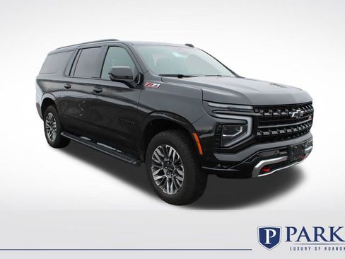 Used 2025 Chevrolet Suburban Z71 image 1