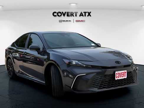Used 2025 Toyota Camry SE w/ Convenience Package FWD image 9
