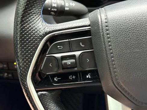 Used 2023 Toyota Sequoia Platinum AWD/4WD image 25