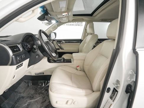 Certified 2023 Lexus GX 460 Luxury w/ Accessory Package AWD/4WD image 9
