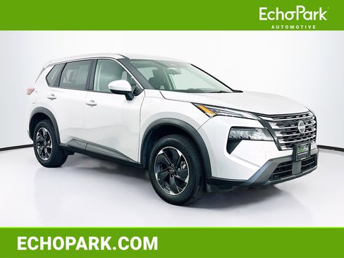 Used 2025 Nissan Rogue SV image 1