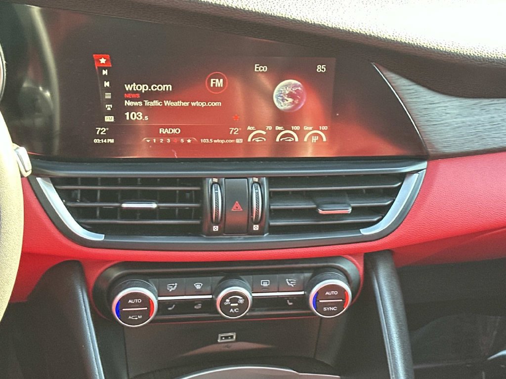 Used 2018 Alfa Romeo Giulia Ti AWD/4WD image 22