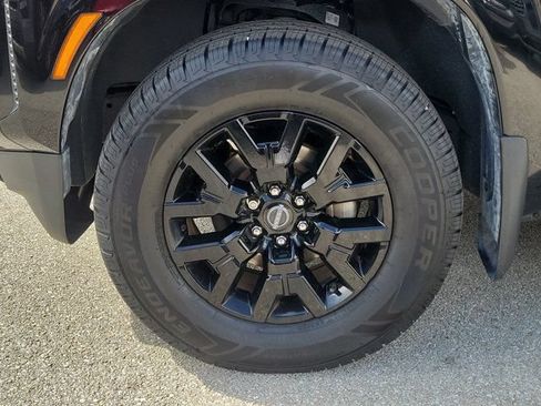 Used 2023 Nissan Frontier SV w/ Midnight Edition Package RWD image 4