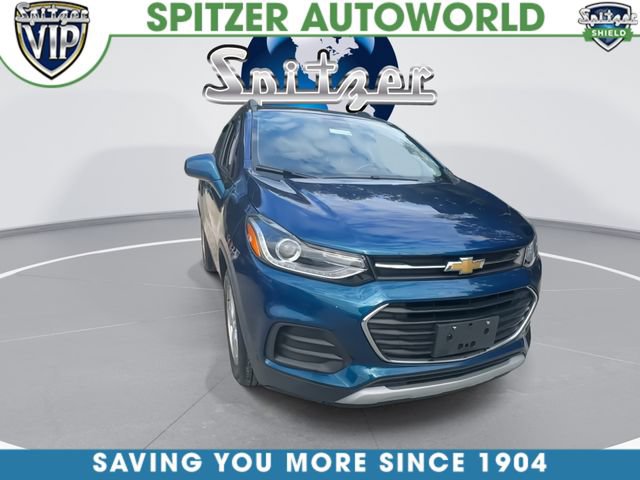 Used 2020 Chevrolet Trax LT w/ LT Convenience Package FWD image 3