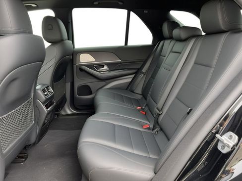 Used 2022 Mercedes-Benz GLE 350 4MATIC w/ AMG Line Exterior image 7
