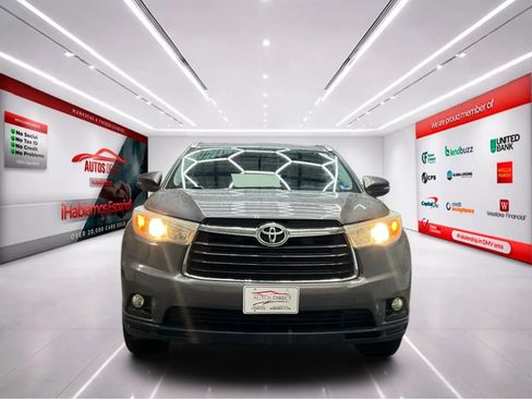 Used 2015 Toyota Highlander XLE image 3