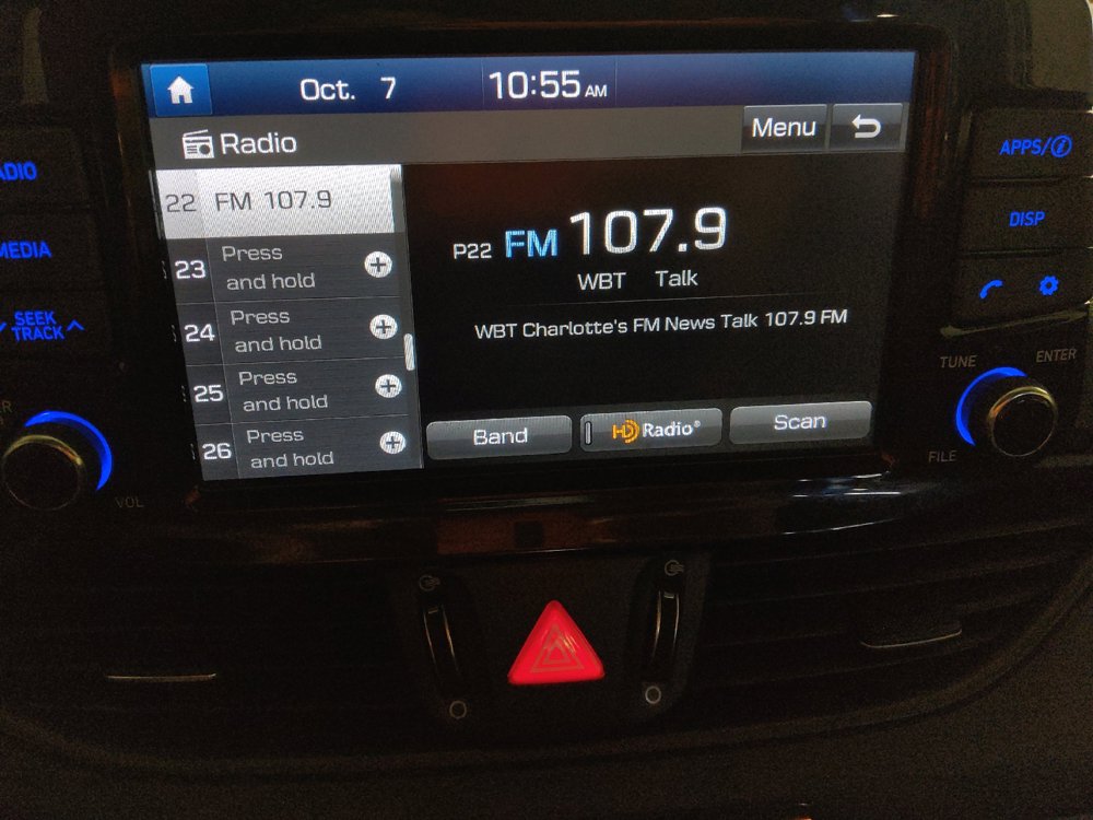 Used 2019 Hyundai Elantra GT FWD image 25