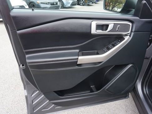 Certified 2023 Ford Explorer XLT image 30