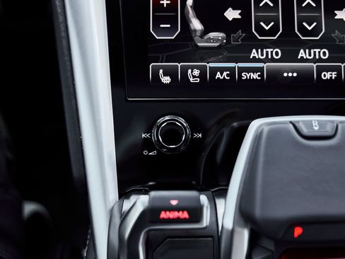 Used 2019 Lamborghini Urus AWD/4WD image 73