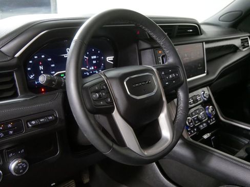 Used 2024 GMC Yukon XL Denali AWD/4WD image 14