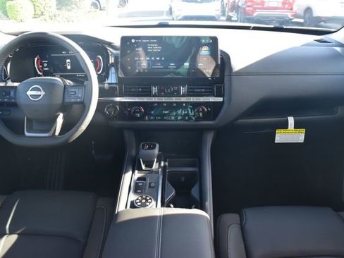 New 2026 Nissan Pathfinder SL AWD/4WD image 13