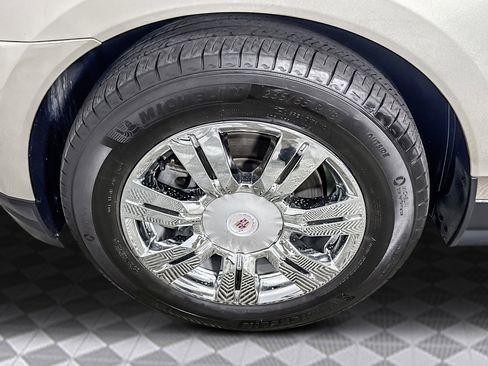 Used 2016 Cadillac SRX Luxury image 32