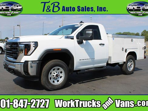 Used 2024 GMC Sierra 3500 Pro w/ Convenience Package image 1