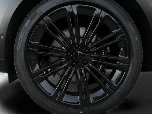 New 2026 Land Rover Range Rover SE image 9