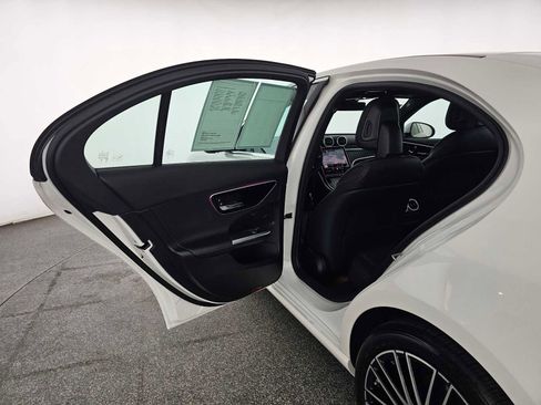 Used 2025 Mercedes-Benz C 300 Sedan image 15