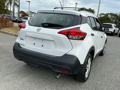 Used 2019 Nissan Kicks S w/ Exterior Package image 8