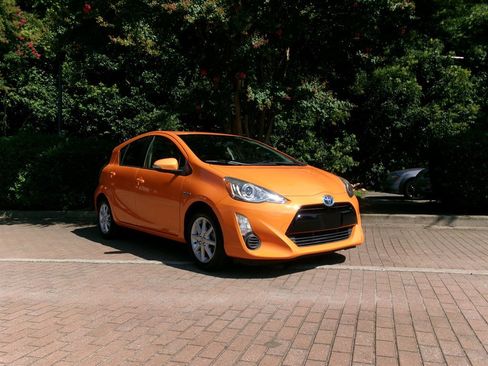 Used 2015 Toyota Prius C Three FWD image 3