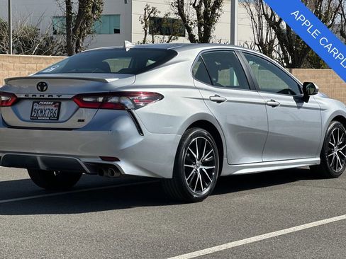 Used 2024 Toyota Camry SE image 4