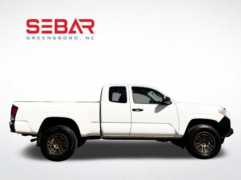 Used 2017 Toyota Tacoma SR image 6