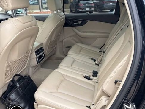 Used 2017 Audi Q7 3.0T Prestige image 8