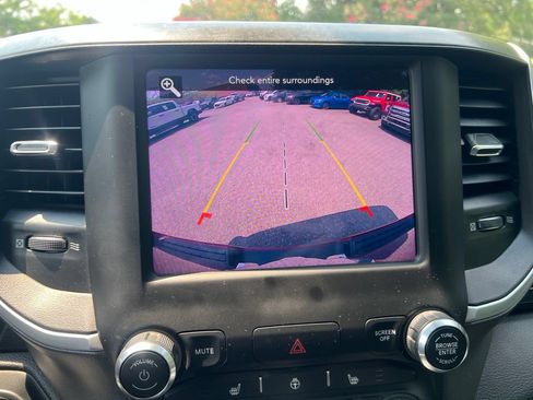 Used 2020 RAM 1500 Big Horn AWD/4WD image 32