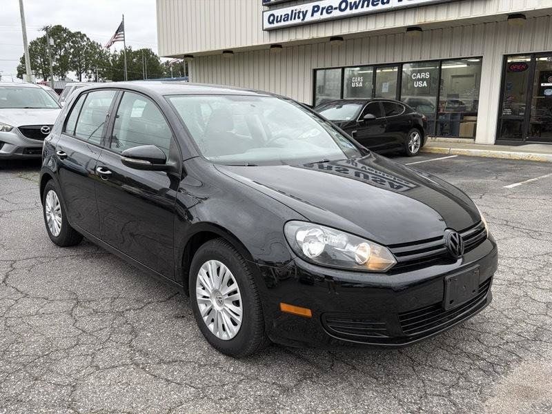 Used 2014 Volkswagen Golf 4-Door FWD image 2