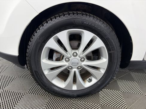 Used 2015 Kia Soul + FWD image 13